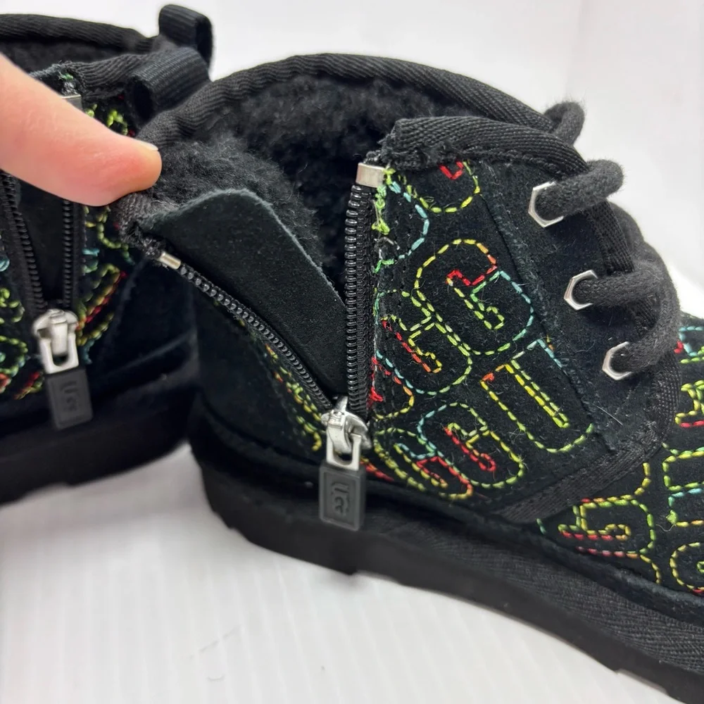 UGG NEUMEL II GRAPHIC‎ STITCH BLACK SUEDE BOOTS SIZE 10 TODDLER